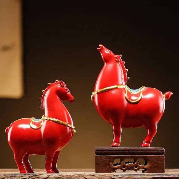 Traditional Chinese Red Ceramic Horse Tang Dynasty Style Steed Figurine Exquisite Artwork Modern Decorative Ornament Art Gift