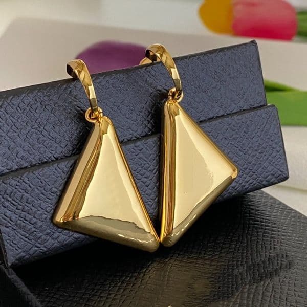 New Designed women Irregular geometric triangle earrings heart-shaped design vintage style P letter 18K Gold plated Ear studs Designer Jewelry Bride's Festival