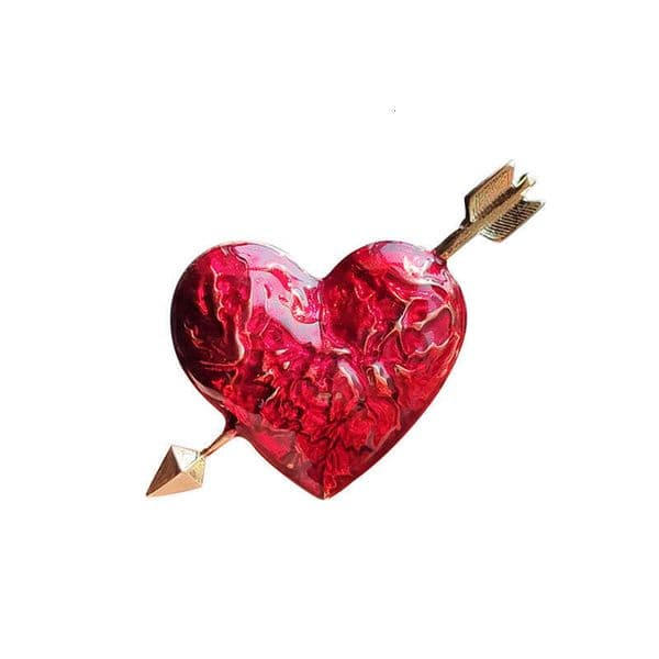 Cross-border best-selling arrow piercing heart oil drop brooch, fashionable and exquisite, versatile corsage pin accessory