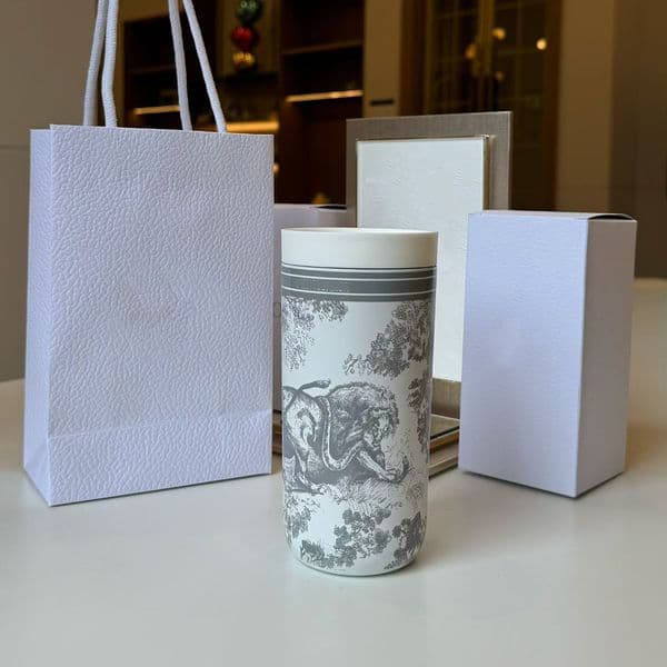 Designer stainless steel insulated coffee cup classic logo printing car vacuum cup household beer tea insulated cup with Lid gift box