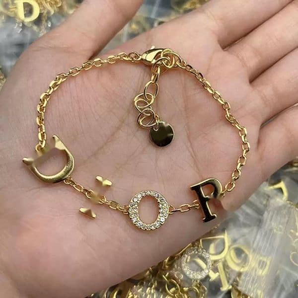 Charm Bracelets Diamond Star Bracelet Double Chain Bracelets Pentagram Designer Bracelet for women Elegant Design Exquisite Style Stainless