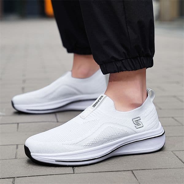 2025 New Lovers Fashion Tide Trend Light Sports Shoes Flying Fabric Breathable Slip-On MenS And WomenS Casual Shoes