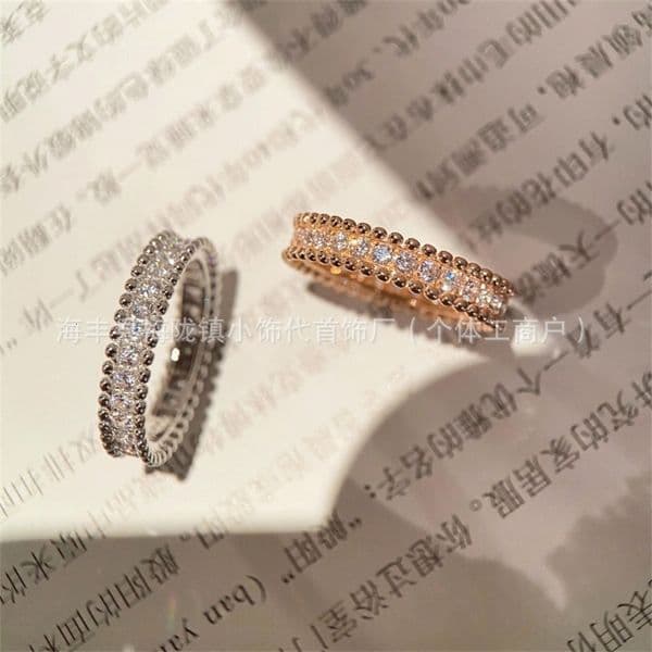 designer ring vanly cleeefly rings Diamond ring for women plated with thick bead edges full of diamonds couples ring stackable starry sky design hand accessory