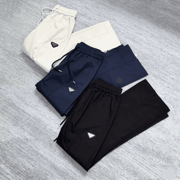 Urban Elegance Meets Practicality: Trendy Men's Cargo Shorts Featuring a Stylish Triangular Design