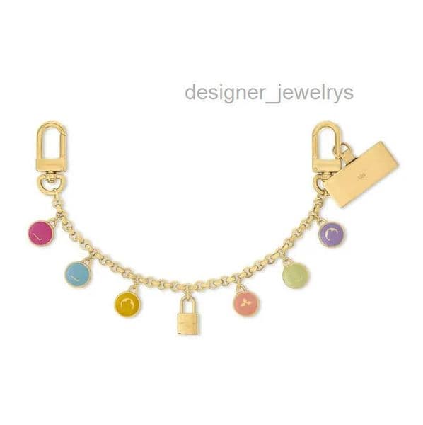 Luxury metal Paris V Confetti Chain Bag Charm fashion chain House designer classic gold keychain Snap fastener mens ladies keychain Holiday gift Phone Holder thumbnail 2