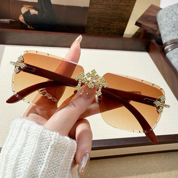 Fashion Metal Starry Sky Designer Sunglasses Luxury Brand Women's Accessories New Cross Diamond Inlaid Frameless Wood Grain Outdoor Cycling Glasses Wholesale