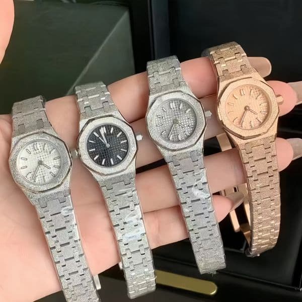 Fashion New Women Matte Designer Watch Luxury Classic Womens Battery Movement Quartz Watch Women Small Dial Fashion Watch
