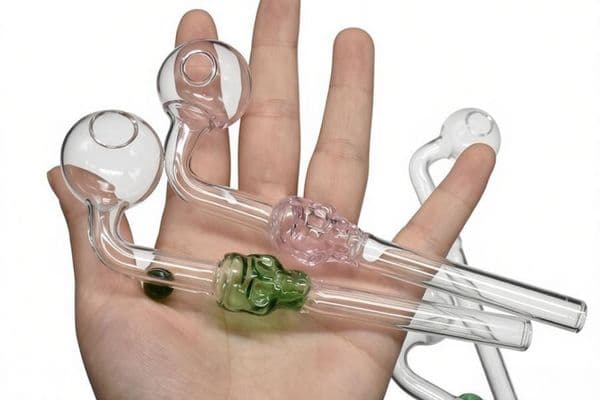 Wholesale colorful 14cm Cuved Bent Skull shape Glass Oil Burner Pipe thick heady Glass Smoking hand straw Pipes Color Randomly Send