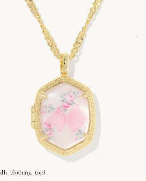 2026 Designer Kendrascottnecklaces Light Luxury Geometric Pendant Kendric Scott Necklace Fashion Floral Inlaid Collarbone Chain High-End Elegant Jewelry a51