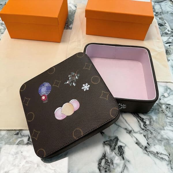 Designer Jewelry Boxes Ring Case Storage Cases Leather Round Square Jewelry Box Functional Bracelets Earrings Necklaces Fashion Jewelry Packaging