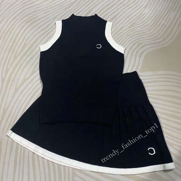 Designer Tennis MM Skirt Knitted Cardigan Niu Niu Skirt Set Womens Vest Skirt Coat Tank Top Casual And Fashionable Training Clothes Worn Externally Dress 413