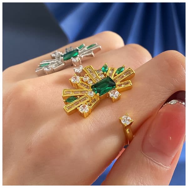 Designer Necklace Necklace for Women Geometric Half Fan Emerald Zircon Diamond Earrings Necklace Ring Jewelry Set Luxury Jewlery Designer Elegant Premium Style