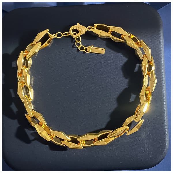 Designer Bracelet Bracelet for Women Stainless Steel 18K Gold Plated Bangle Minimalist Geometric Outline Bangles Luxury Jewlery Designer for Women Elegant Gift