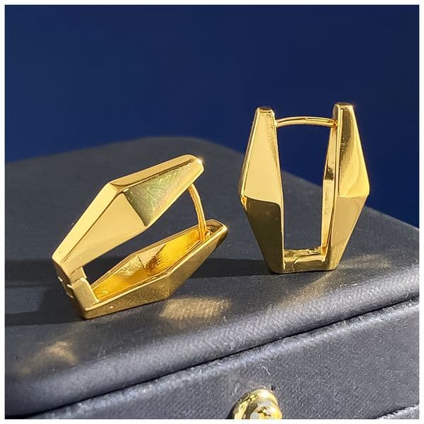 Designer Bracelet Bracelet for Women Stainless Steel 18K Gold Plated Bangle Minimal Geometric Silhouette Bangles Luxury Jewlery Designer for Women Elegant Gift