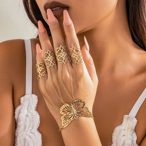 Vintage Open Hollow Butterfly Finger Ring Link Chain Bracelet for Women Punk Gold Color Cuban Chain Bangles Party Hand Jewelry 260429