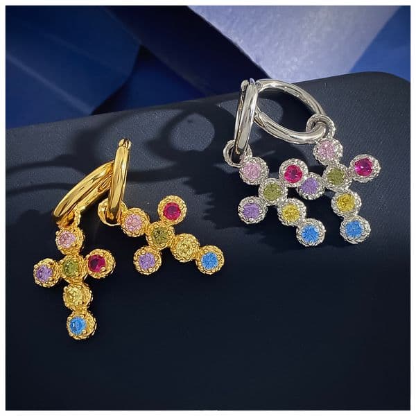Designer Necklace Necklace for Women Vintage Palace Embossed Brushed Colorful Zircon Diamond Cross Necklaces Luxury Jewlery Designer Women Elegant Premium Gift