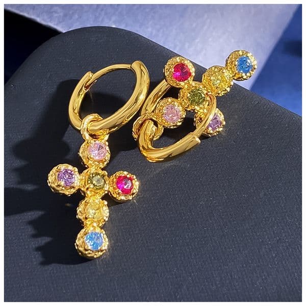Designer Necklace Necklace Women Vintage Palace Relief Brushed Colorful Zircon Diamond Cross Necklaces Luxury Jewlery Designer Elegant Timeless Gift Premium