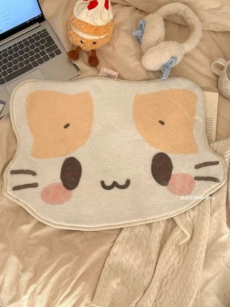 VIKAMA Cute Cat Face Carpet With Dark Cheeks And Black Eyes Smiling n Soft Short Fiber SkinFriendly Home Decoration 260429