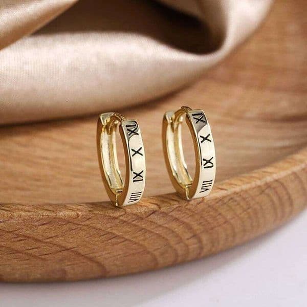 Charm Roman Numerals Cute Small Round Hoop Earrings For Women Vintage Gold Color Ear Buckle Wedding Jewelry Valentine's Day Gift