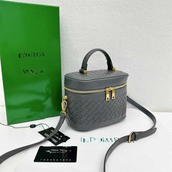 Luxury Purse Trendy Small Square Bag Handwoven Lunch Box Bag For Women Handheld Shoulder Crossbody Phone Makeup Bag
