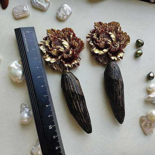 Vintage Jewelry gold Flower Agarwood Hand-Carved Wooden Pendant Exaggerated Large Ear Clips Stud Earrings for Women Retro