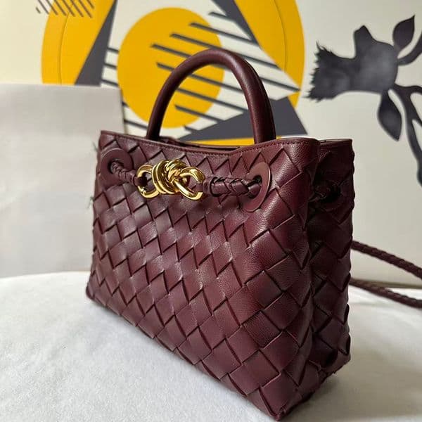 Designer Crossbody bag luxury Top handle bag fashion Handbag 20 CM with the box BV874957A1