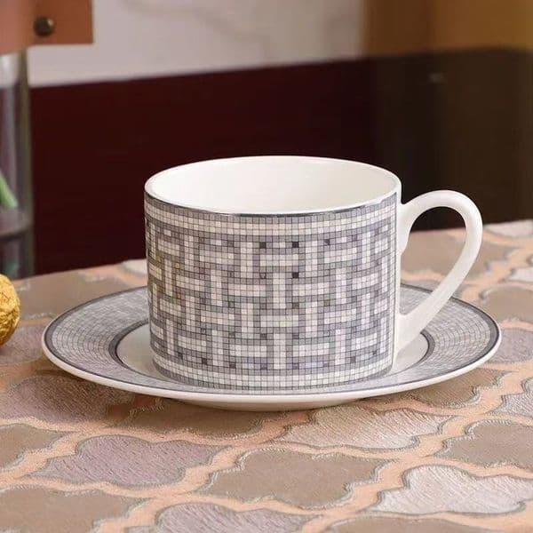 Designer European simple mug Milk Gray H Breakfast Masek ceramic high grade exquisite bone China cup gift box