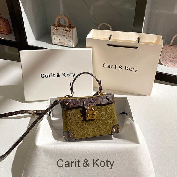with box Designer handbag classic luxury shoulder bag Embossed box bag autumn and winter new model high-end feel small square handbag X260504