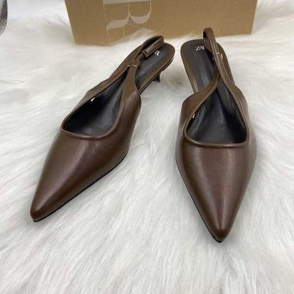 With Box Sandals Designer Luxury Classic Summer New Style Fashionable High Heels Pointed Toe Stiletto Heel Back Strap Elegant Niche Versatile ClosedToe X260516