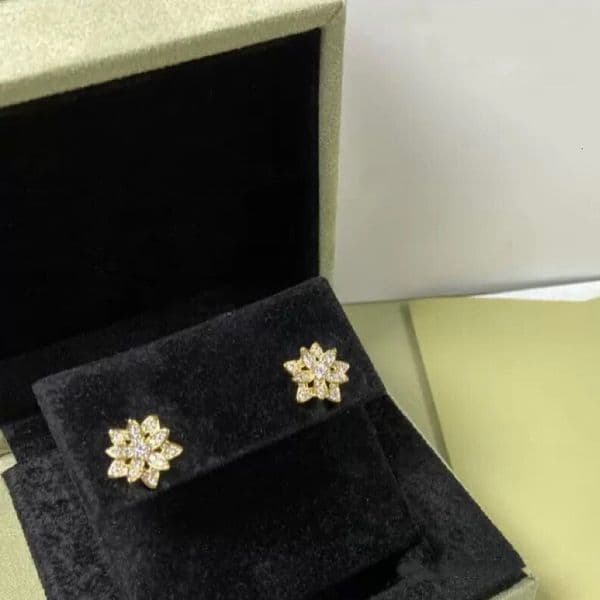 Designer Earrings jewelry Wind Lotus Flower Earrings for Women Full Diamond Forest Style Artistic Floral Vanly Cleeffs