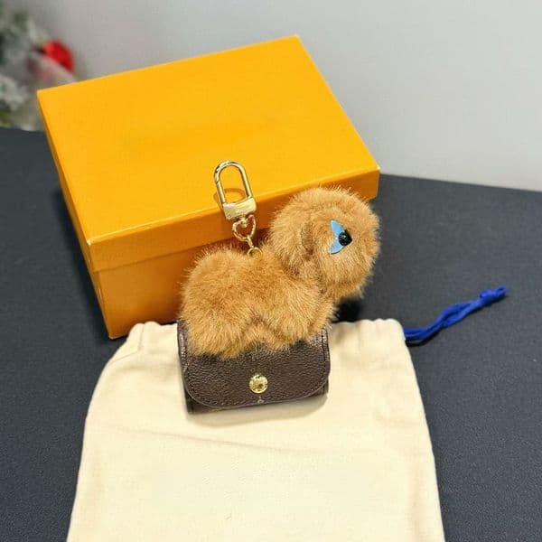 Designer Keychain Wallet Cute Capybara Bag Charm Soft Fur Collar Mascot Leather coin Pouch Earphone Case purse Pendant Accessories