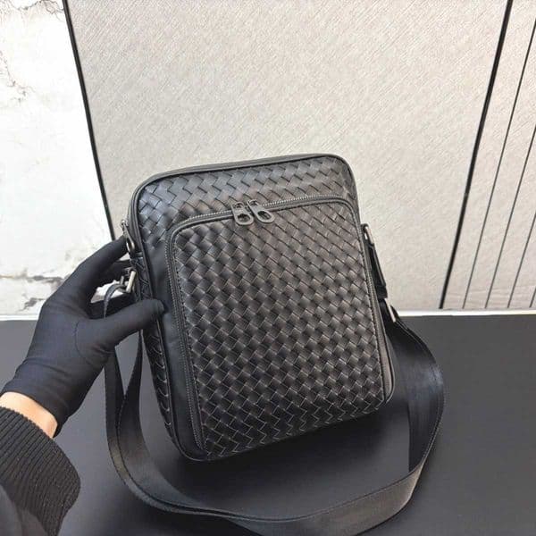 2026 New Woven Mens Shoulder Crossbody Bag and Versatile High-Value Messenger Bag branddesigner_7TIV