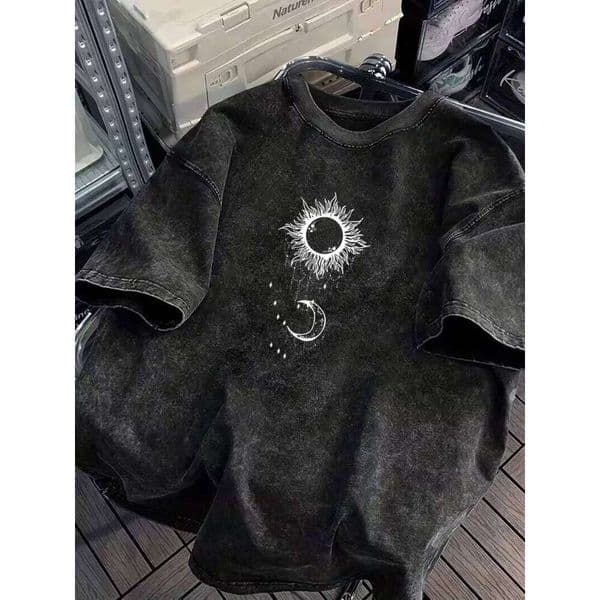 Vintage Washed Sun Moon Star Graphic T-Shirt for Men Women Casual Short Sleeve Crew Neck Oversized Mystical Celestial Tee 26Y0505