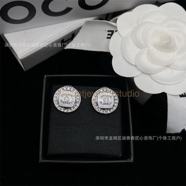 Designer Earrings Channels Earrings Enamel round stud earrings for women diamond-studded earrings fashionable trendy accessories CC Earring With Box
