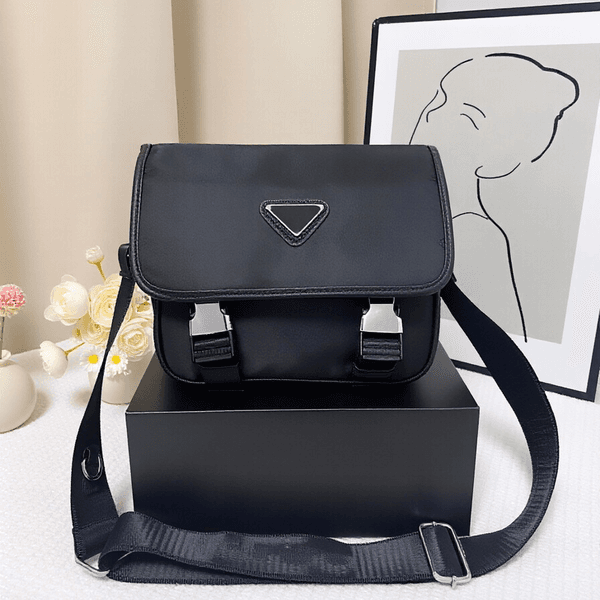 Messenger Bag Luxury Designer Bag Mens Nylon Bumbag Crossbody Bags Womens Fanny Pack Designers Women Purse Sling Bag Cross Body Shoulder Handbags