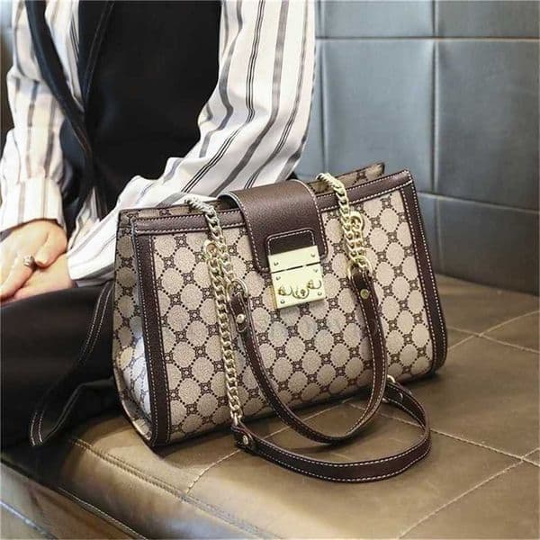 Luxurys Brand Bags 2026 Chain Underarm Bag Handheld Tote Large Capacity Single Shoulder Cross Designer Purse Online