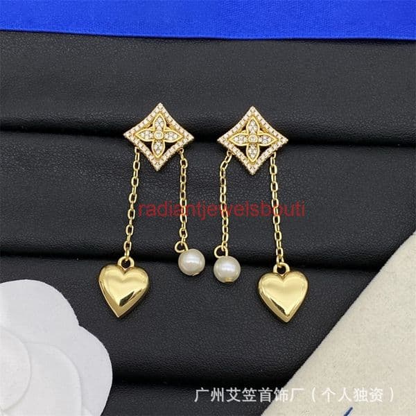 Louisovuitton lvs lou vuttinly designer earrings Fresh Creative Heart-Shaped Pearl Needle Earrings Women Stylish Long Louise Lousi lvness louisities earring