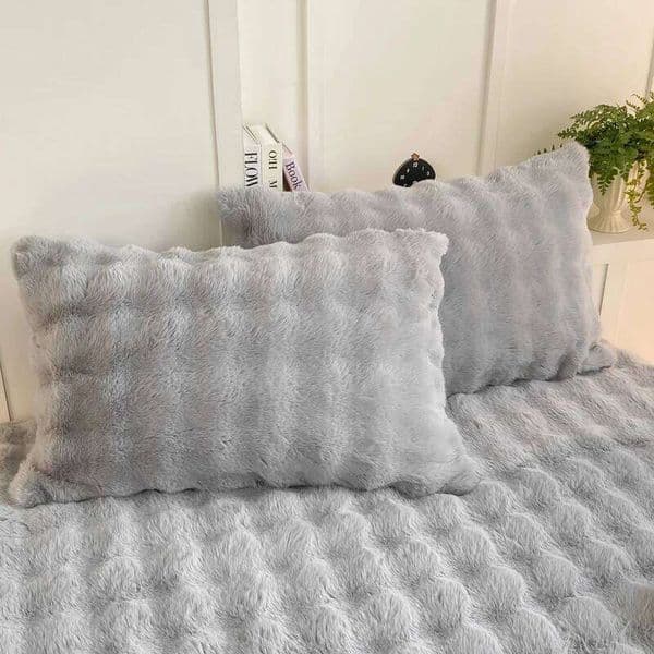 2pcs Fluffy Plush Pillowcase 48x74cm Warm Thickness Sham Soft Rabbit Fleece Decorative Pillow Cover for Winter 26W0506