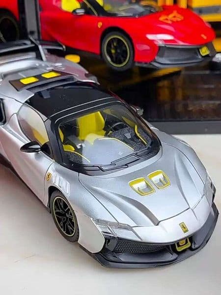 1:24 SF90XX SF90 Alloy Sports Diecasts Metal Racing Vehicles Car Model Sound Light Simulation Collection Kids Toy Gift 26W0506