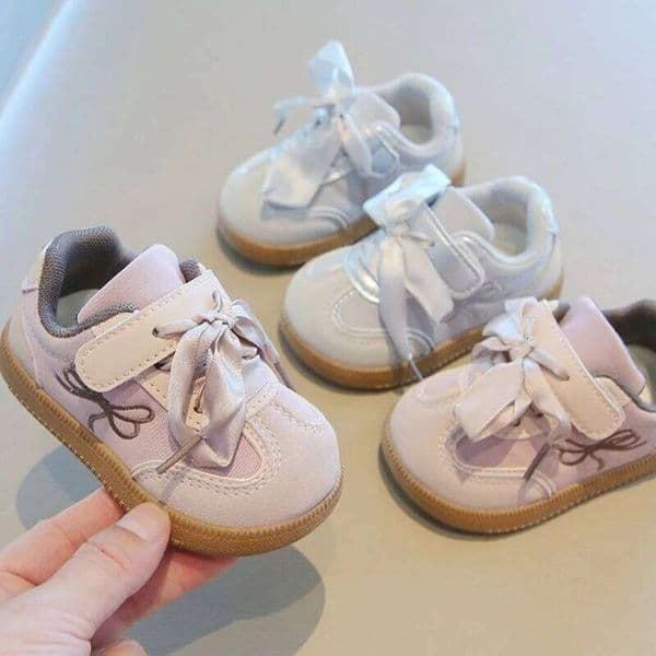 2026New Sports Shoeseason Korean Version Child Soft Soled Board Simple and Lightweight Girls Slip Casual Walking Shoe 26H0506 T260514