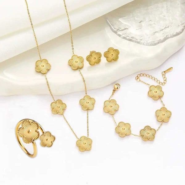 Stainless Steels Jewelry Set 4Pcs 18k Gold-Plated Five-Leaf Flower Necklace Earrings Bracelet Rings For Woman Jewelry Clover Z260506