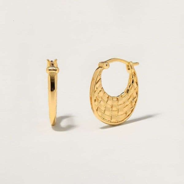 Woven With A Simple And Sophisticated Design, Crescent-Shaped Rattan Earrings In The Old Money Style For Women