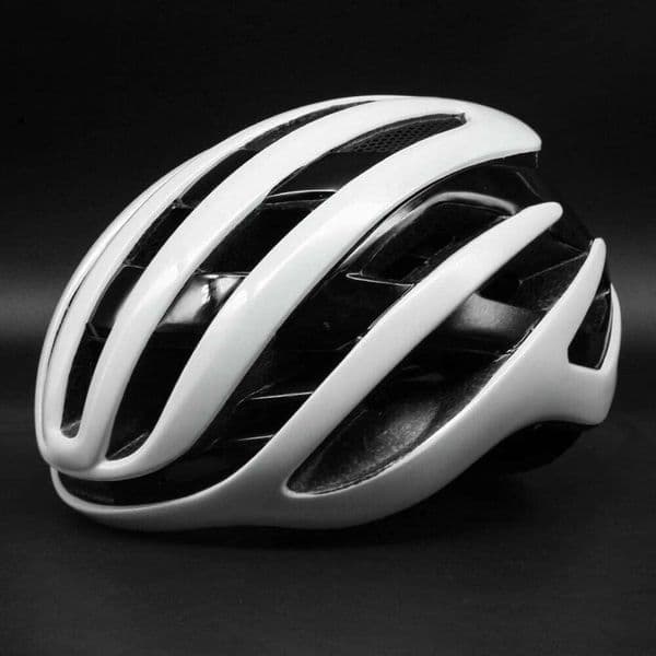 One-Piece Windbreaker MountainBike Riding Helmet, PneumaticBreathable Bicycle Equipped with ultra-light hard hat 26W0506
