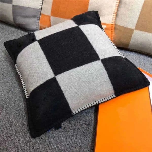 Luxury Designer Decor Smelov Fashion Covers Vintage New Fleece Pillowcase Letter European Pillow room Cover Wool Throw Pillowcaseshy Decorat 6