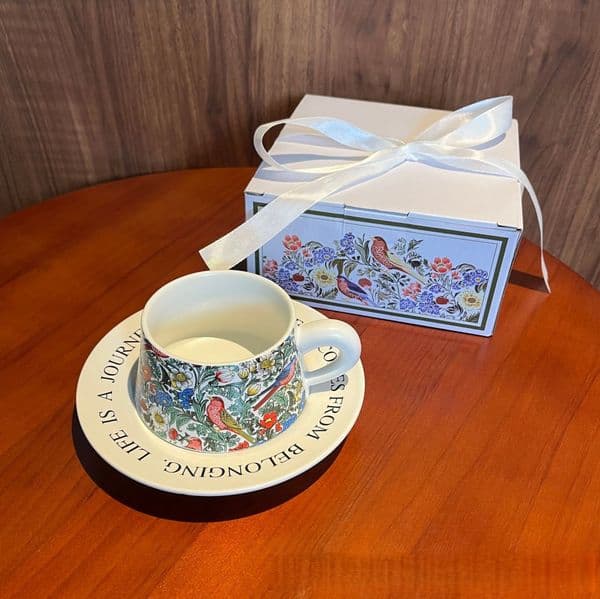 Morris Style Strawberry Thief Ceramic Coffee Cup and Saucer Set Vintage Floral Bird Mug with Gift Box Luxury Afternoon Tea Cup 260ml