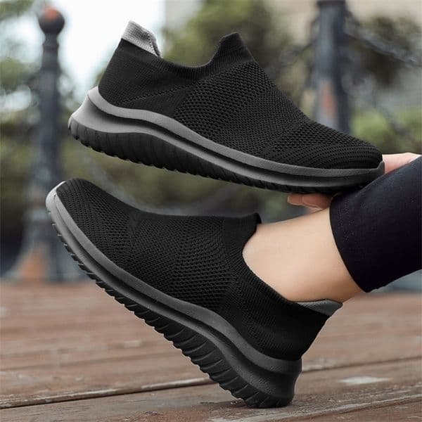 Men Shoes Sneakers Breathable Mesh Slip on Running Shoes Outdoor Non-Slip Couple Jogging Training Hiking Sports Shoes 260513