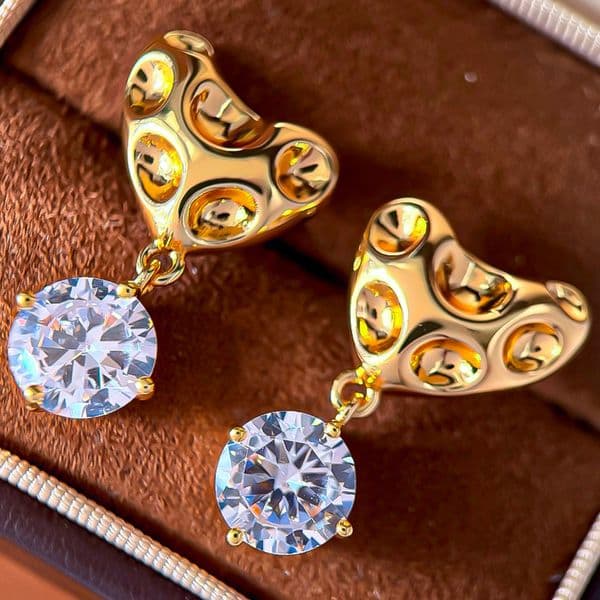 Designer Earrings Designer Earrings Women Irregular Heart Four Claw Large Zircon Round Diamond Earring Luxury Jewlery Designer for Women Elegant