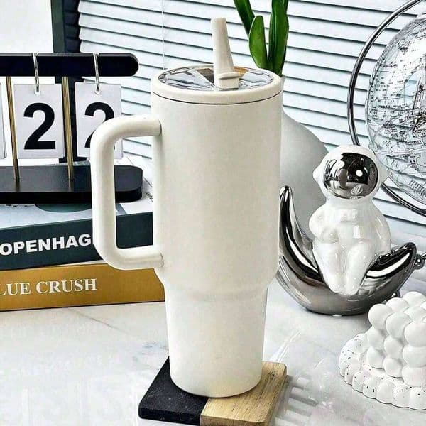 Large Capacity Car Insulated Water Bottle 40oz Leak-Proof Stainless Steel Travel Cup with Lid Straw Handle for Hot Cold Drinks 26L0507