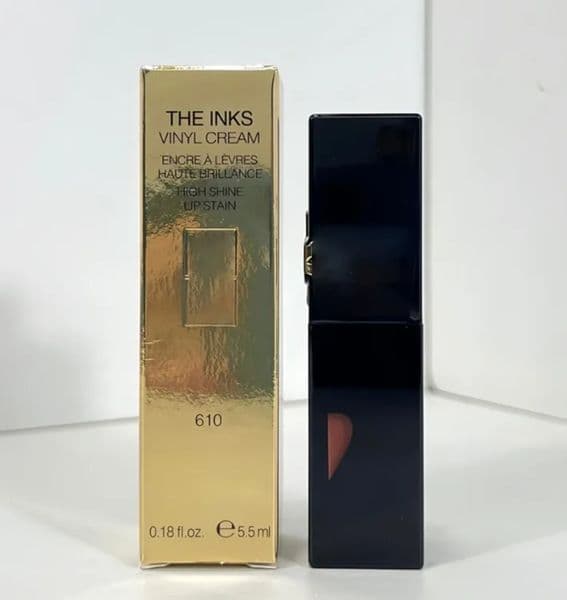 Designer Lipstick Matte And Lustre Lipstick: Red Lip Gloss In Embossed Black Tube, Heart-Shaped lip plump Cosmetic For Lips, 5.5Ml Lip Balm