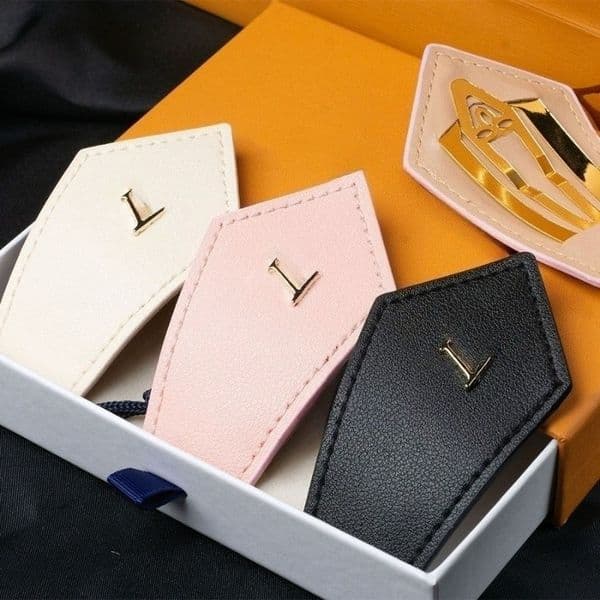 Hair Clips Classic Retro Leather Barrettes Luxury Designer Hairpins with Metal Logo High Quality Side Clips Hair Jewelry Brand Hair Accessories for Women Gifts
